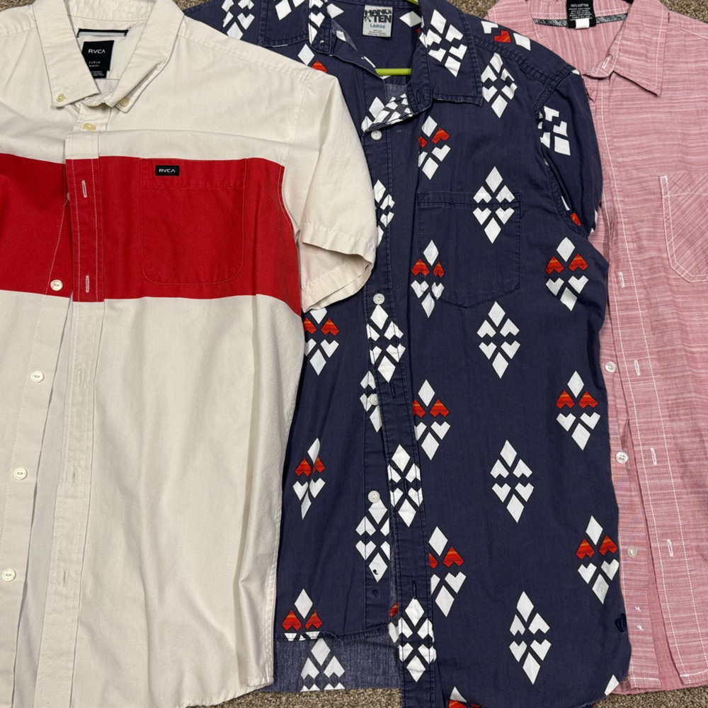 Lot bundle of 3 men’s button down short sleeved shirts rvca, Tony hawk, hang ten